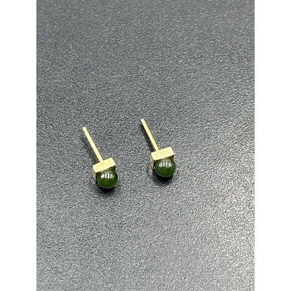 Designer Signed 14k Yellow Gold Green Round Ball Stud Pierced Earrings - Picture 10 of 10